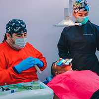 Cómo comer con prótesis dentales